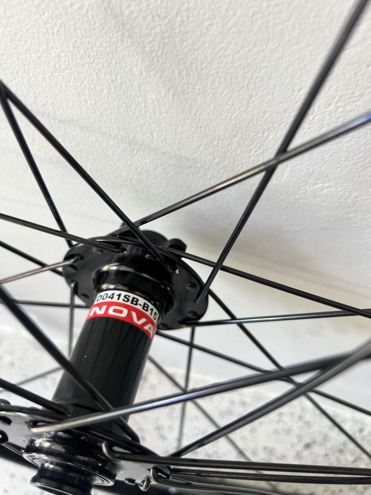 Komplet kół 29” BOOST MTB/XC/ENDURO DT Swiss Novatec Sapim