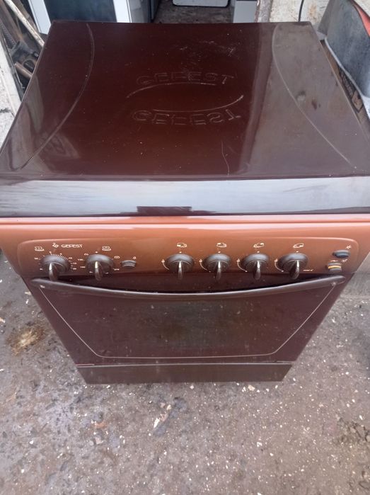 Продам 4х конфорну газову плиту Gefest