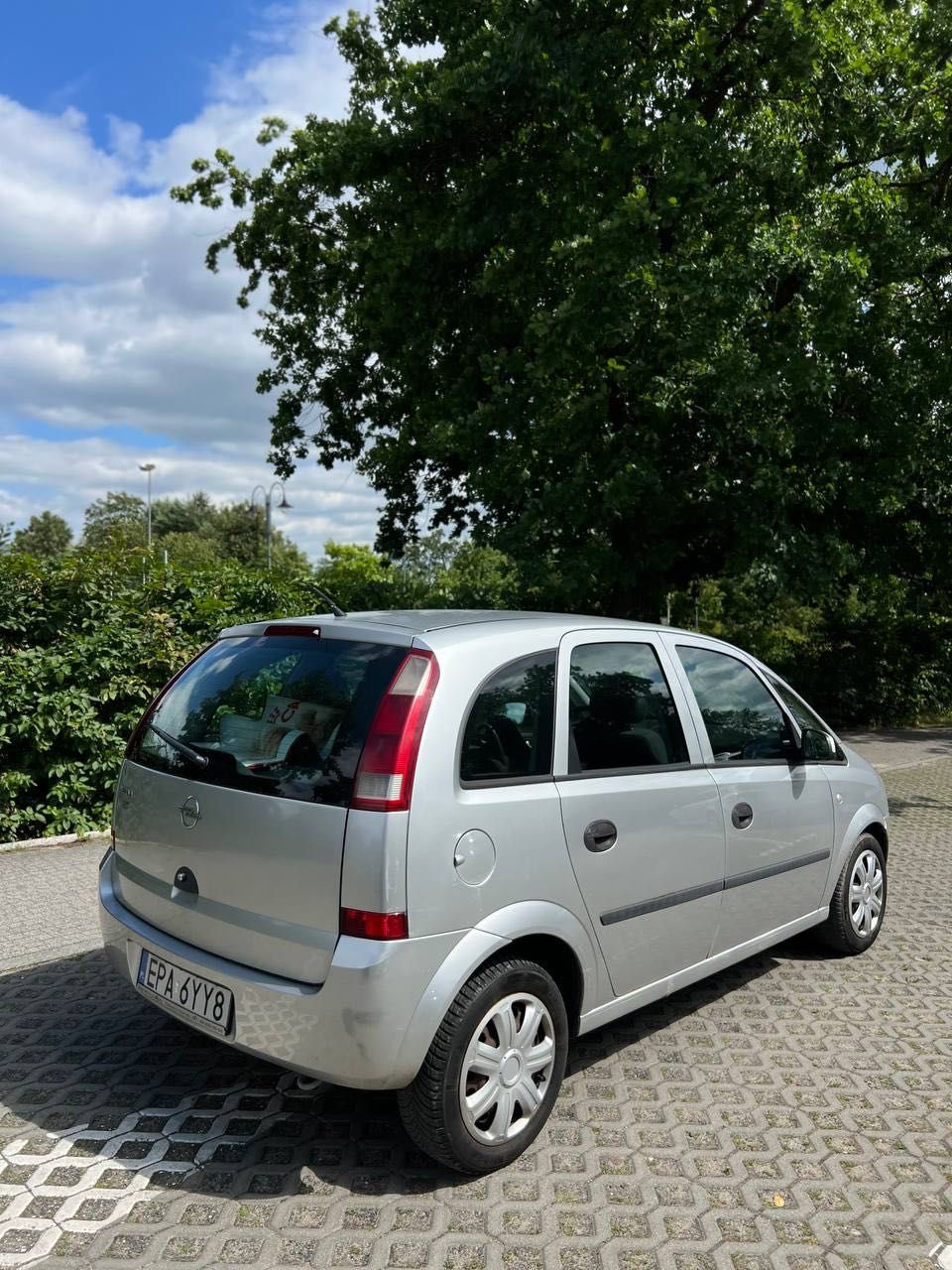 Opel Meriva zadbana klima ekonomiczne auto