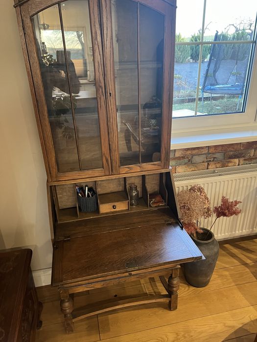 Sekretazyk , witryna , komoda , biblioteczka