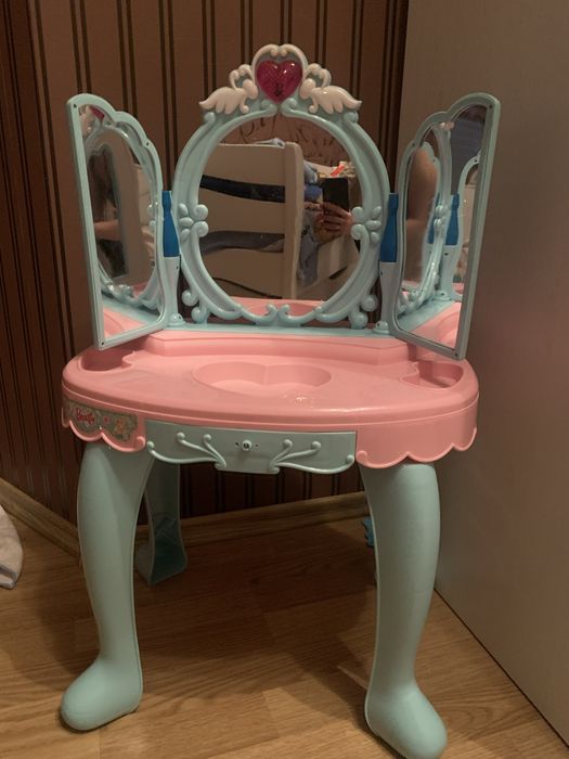 Туалетний столик дитячий