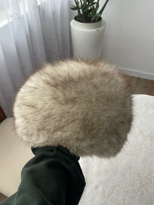 Futrzana czapka bialy lis
