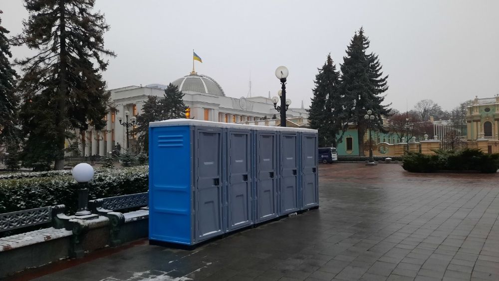Біотуалет в оренду. Обслуговування, доставка, біотуалет для інвалідів.