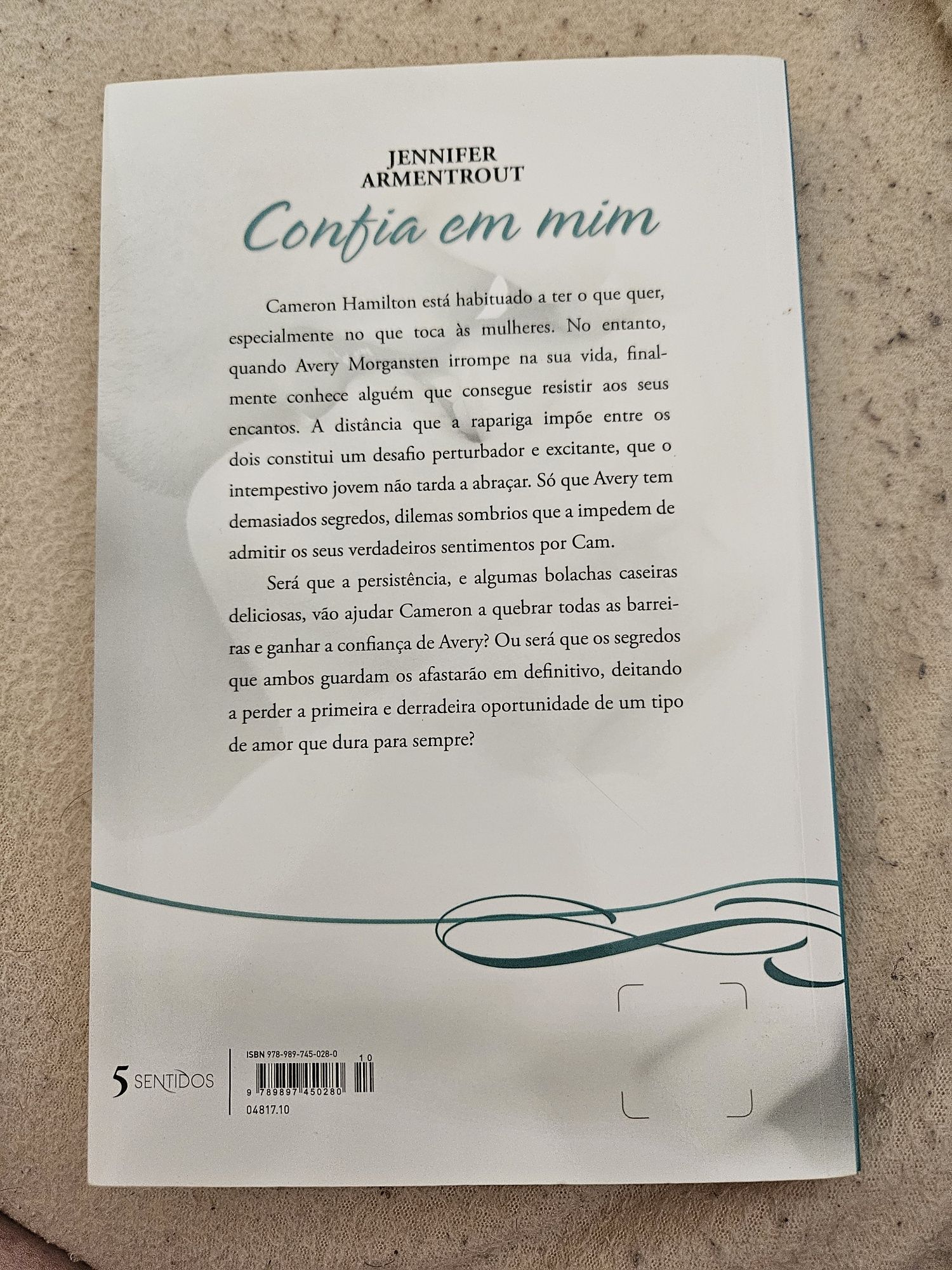 Livro "Confia em mim" de Jennifer Armentrout