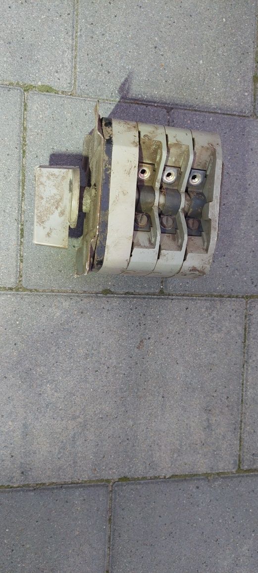 przelacznik zakreesow spawarka besterka 315  i 400