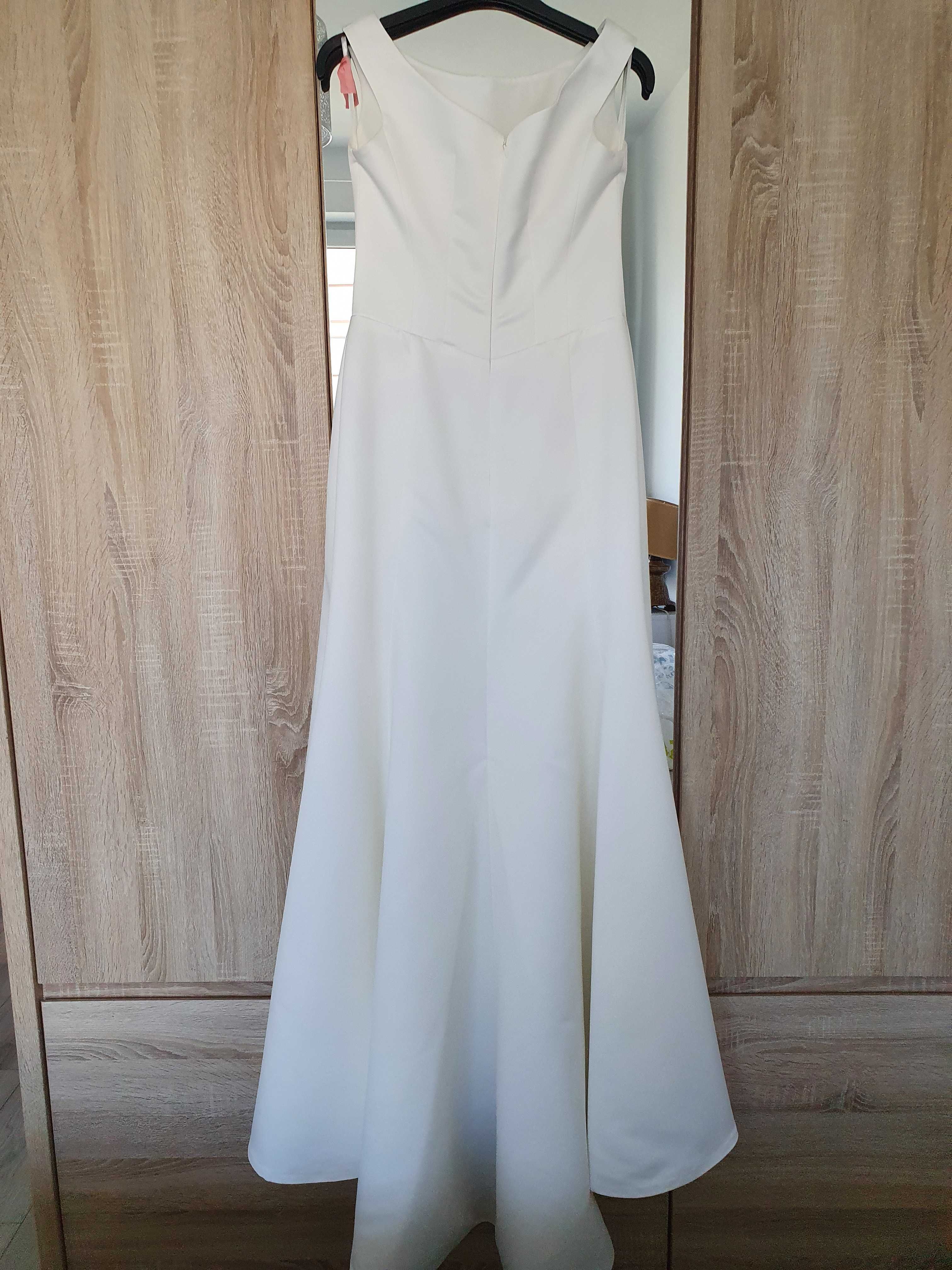 Suknia śluba w stylu Meghan Markle