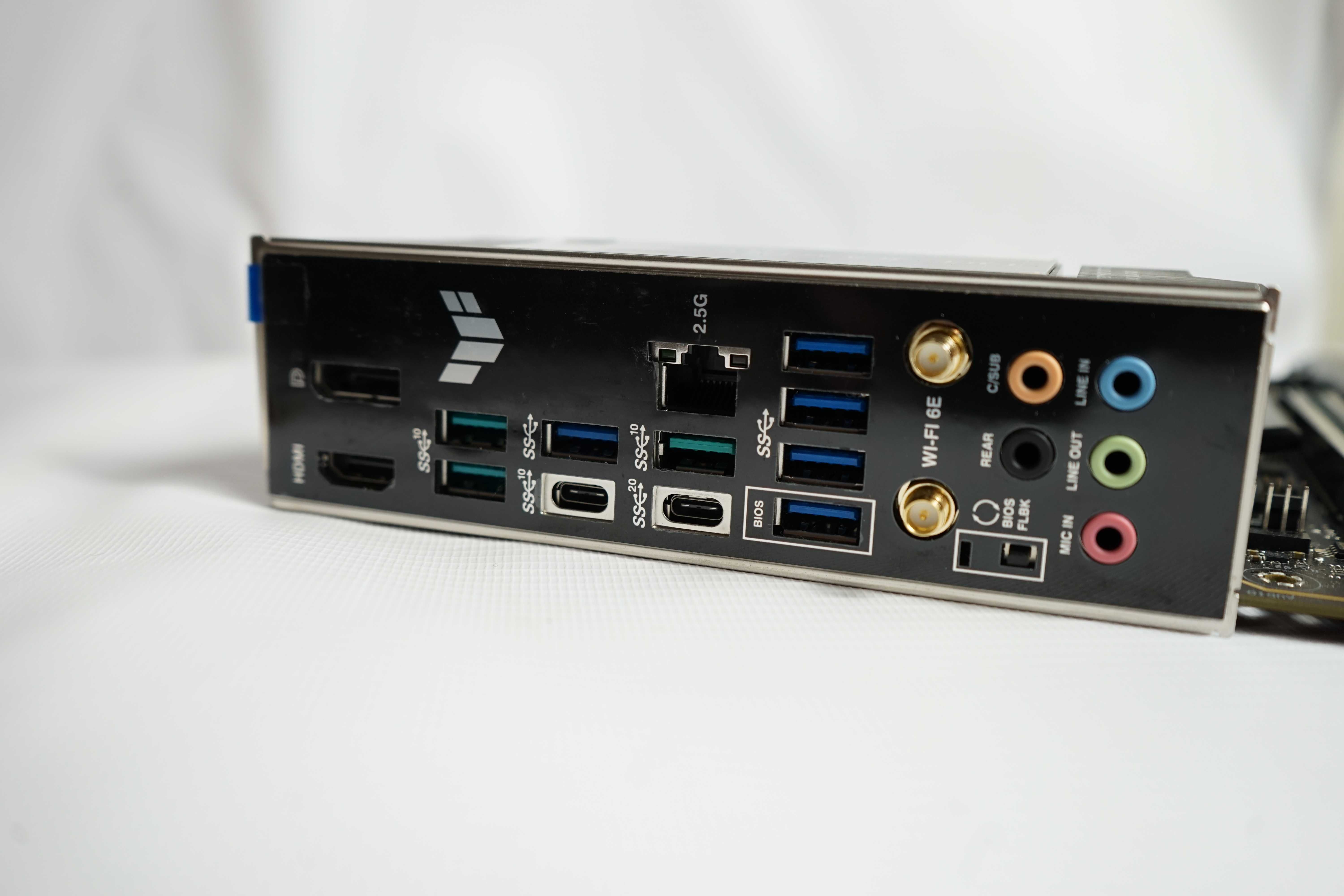 Материнська плата ASUS TUF Gaming X670E-PLUS WiFi 6E