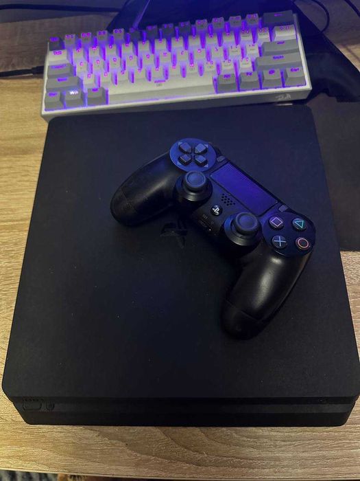 PlayStation 4 slim 1tb