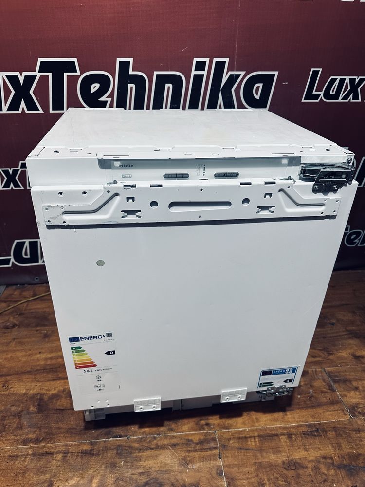 Морозильна камера Miele , під забудову , під столешню