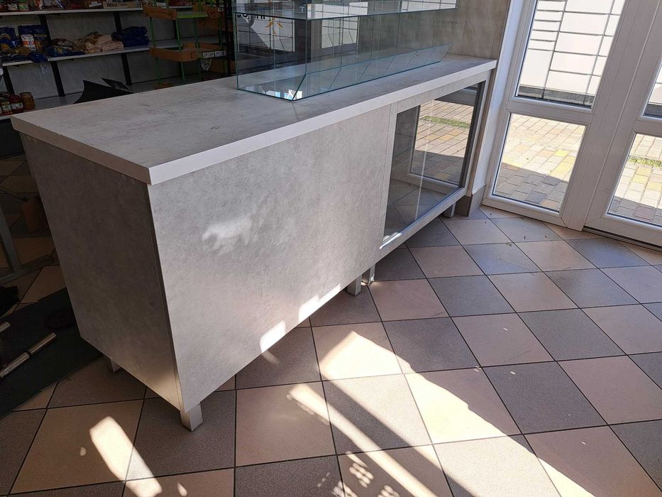 Lada sklepowa, stan bardzo dobry