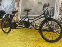 Bicicleta metal dois assentos brinquedo e decoração