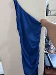 Vestido justo azul