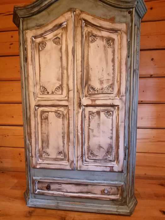 Sprzedam szafę drewnianą