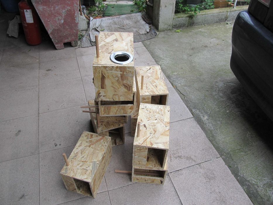 Ninhos em madeira, ou aglomerado com ou sem proteção