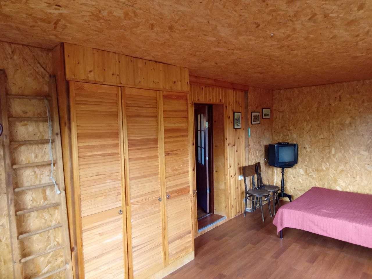 Продаю 3-поверхову зимову дачу на р. Дніпро за Любимівкою