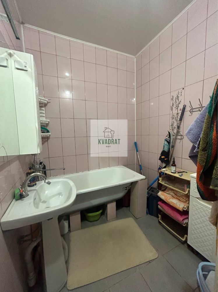 Продам 5-ти кімнатну квартиру 160 м.кв. у центрі міста