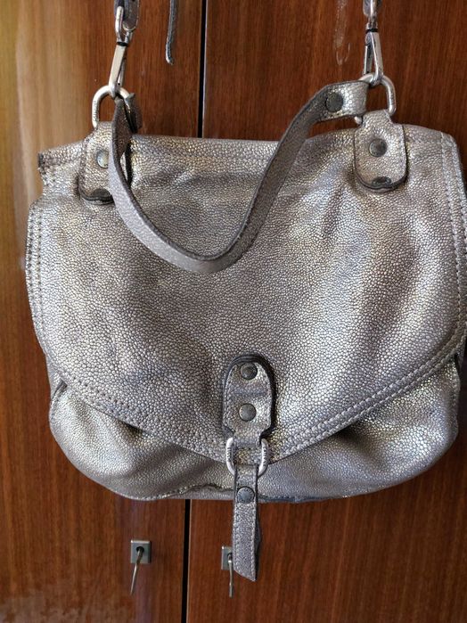 Шкіряні сумки сідло та срібляста, штучна сумка Джаспер Конран