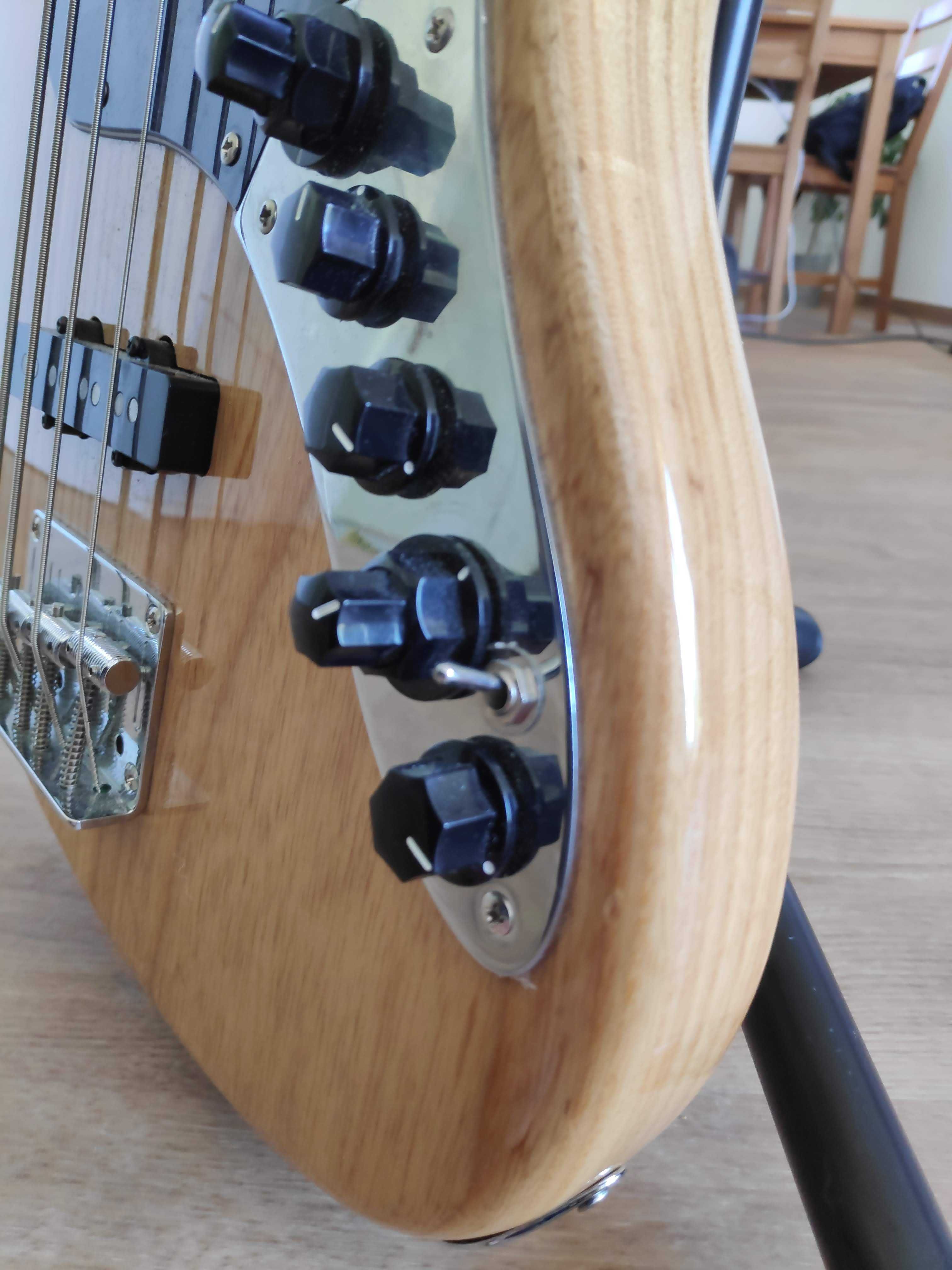 Gitara basowa Sire V7 1st Gen Vintage Swamp Ash-4 NT + pokrowiec