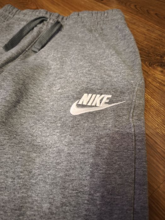 Spodnie dresowe dziewczęce Nike stan super
