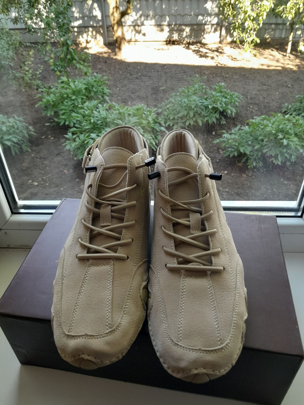 Продам кроссовки 42 р.