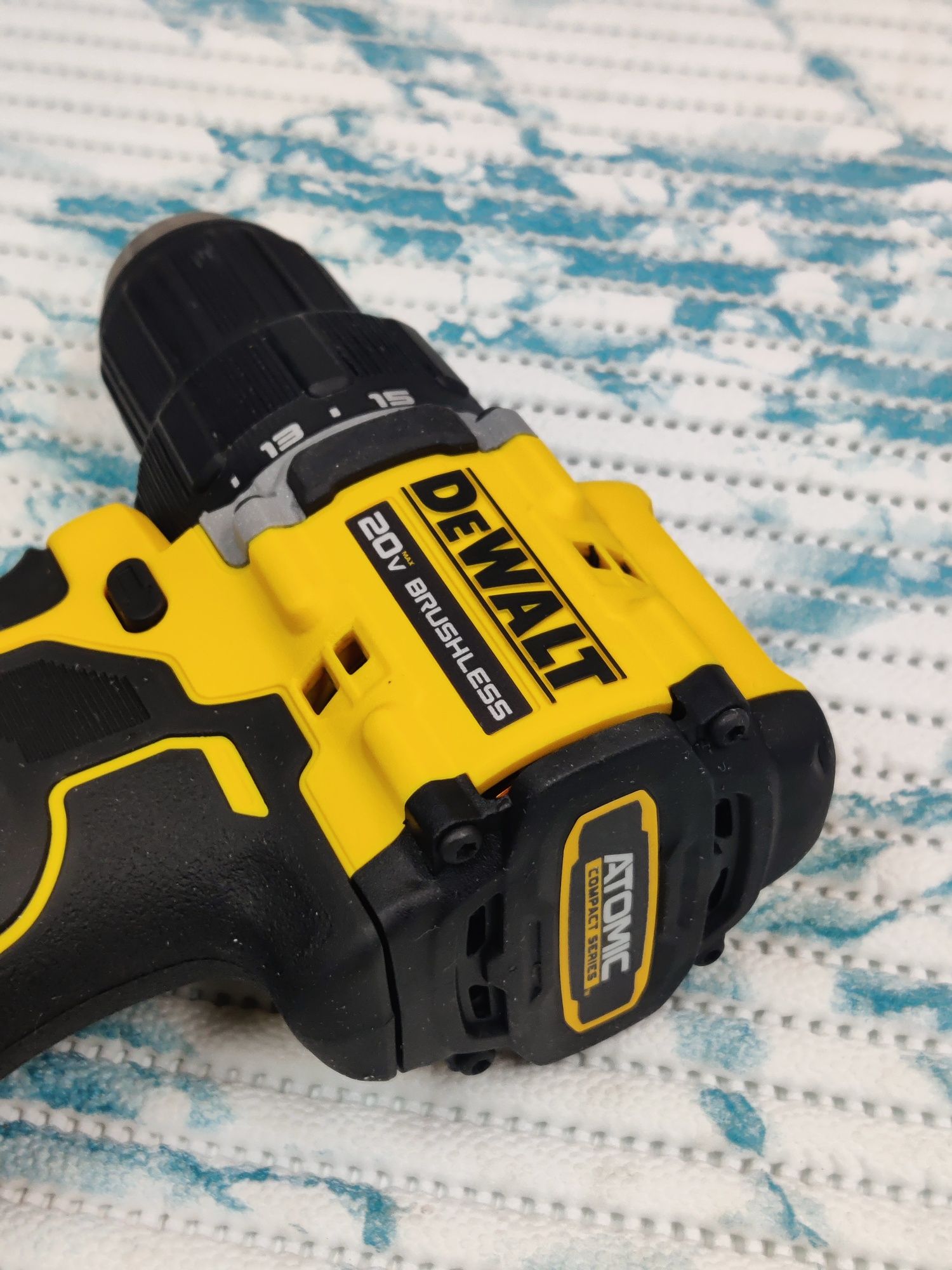 Акумуляторний дриль-шуруповерт DeWALT DCD794B Atomic 20V