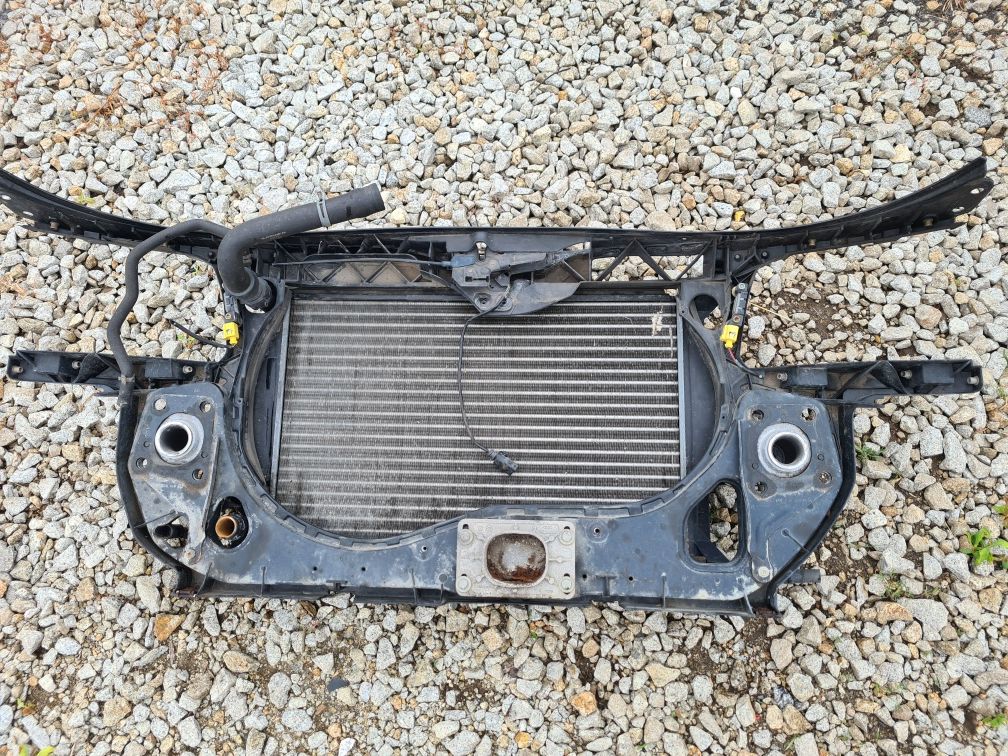 PAS PRZEDNI 2.0b ALT AWA Manual wzmocnienie+chłodnice AUDI A4 B6 2002r