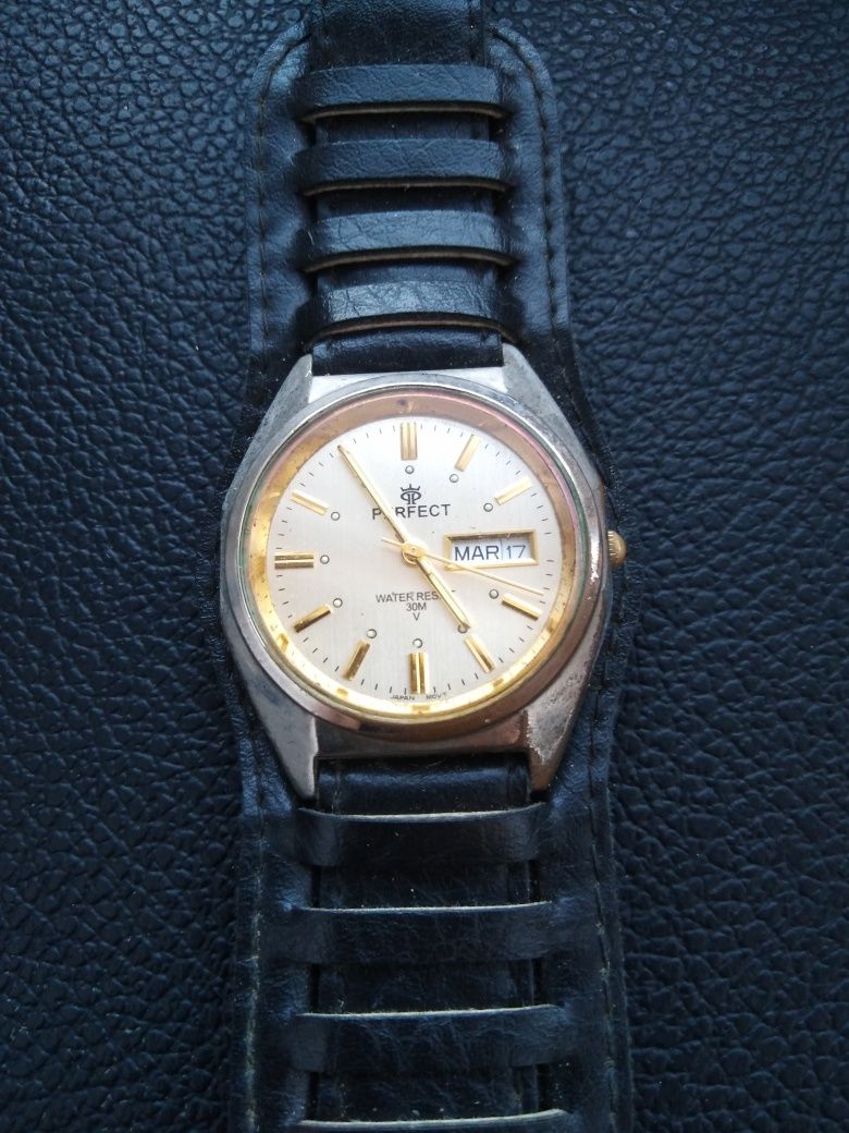Stary zegarek Perfect z datownikiem