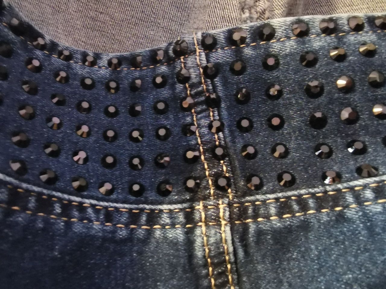 Jeansowy płaszcz firmy Luiza rozmiar 44