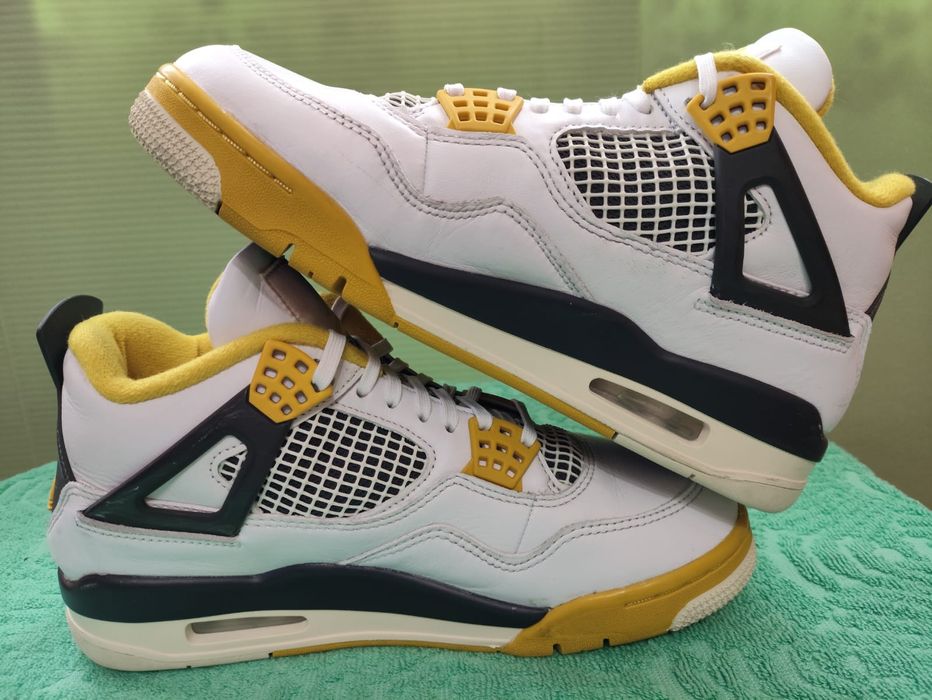 Кросівки Nike Air Jordan 4 Retro - 40,5 розмір.