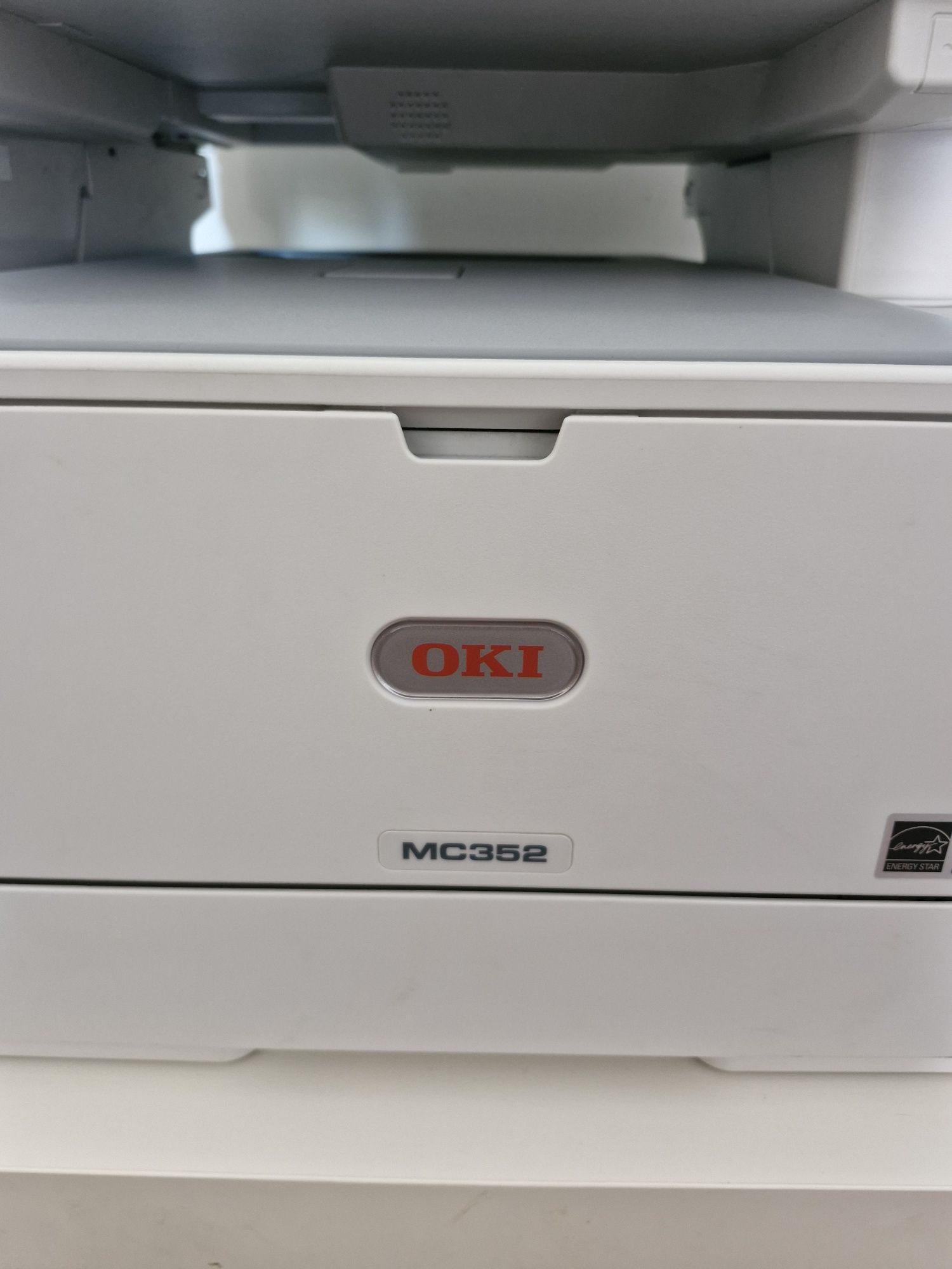 Impressora a laser multifunções  OKI MC 352