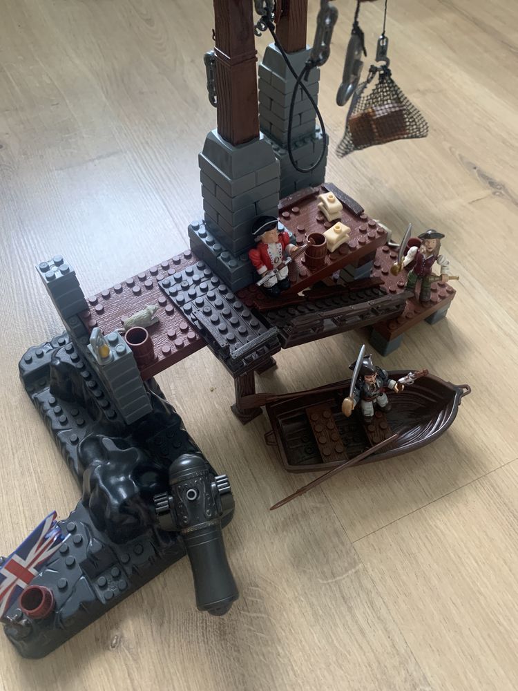 Klocki Mega Bloks Piraci z Karaibów 1016 Port Royal