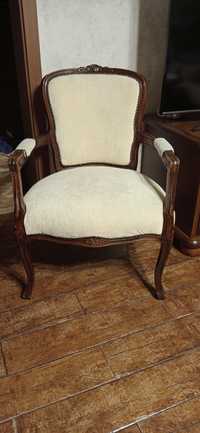 Komplet dwa fotele w stylu Ludwik z stoliczkiem.