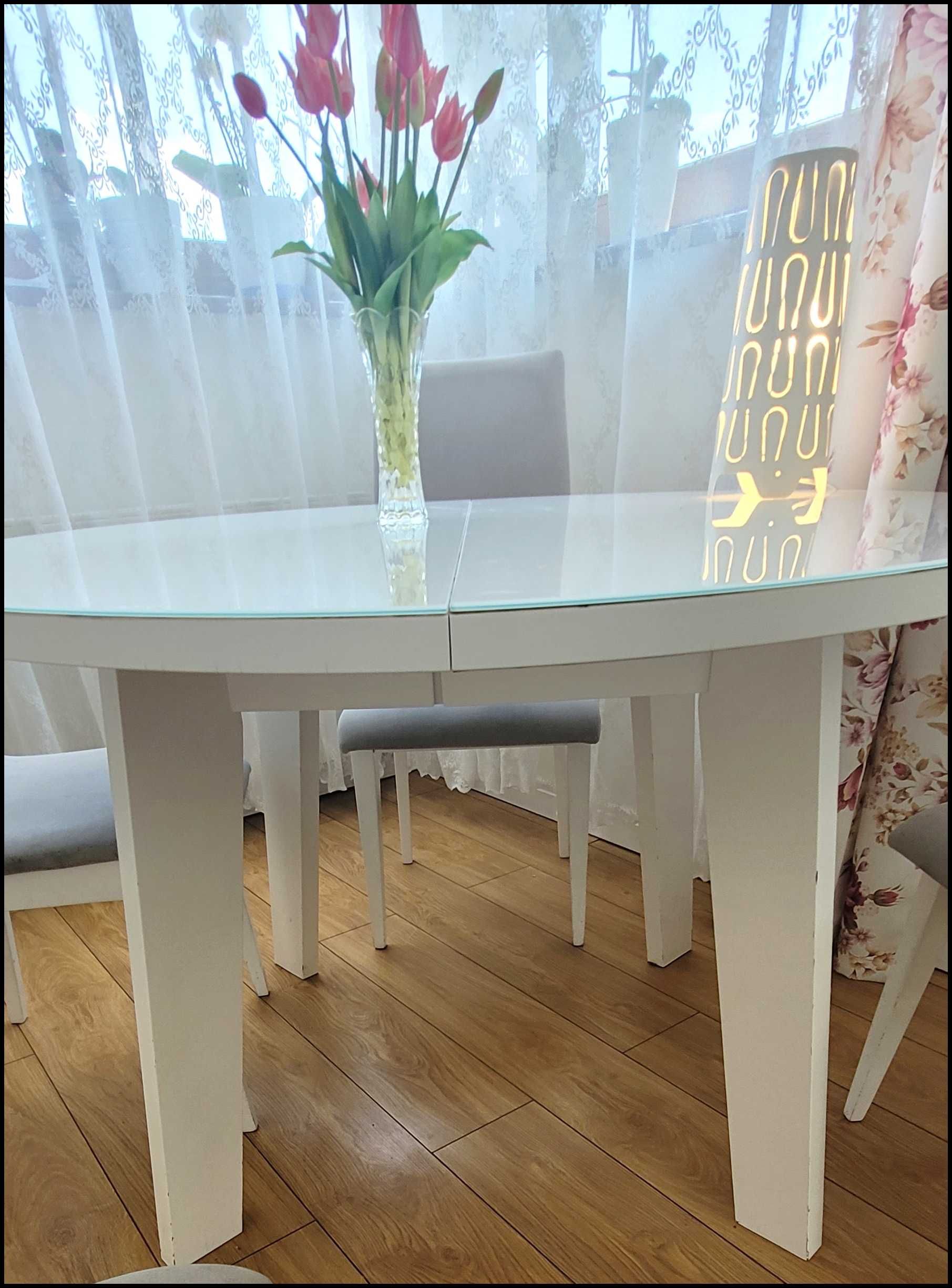 Biały stół średnica 116 cm (+2 wkłady po 45cm) +4 krzesła