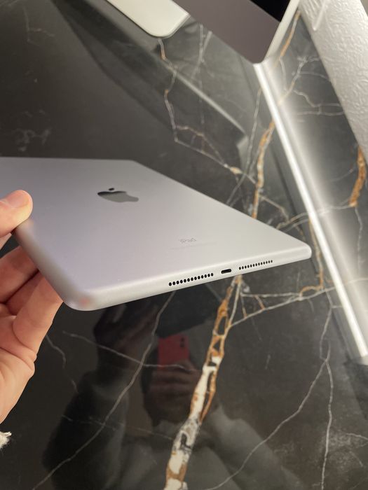 Ідеал Ipad 5 128 GB Silver Gray