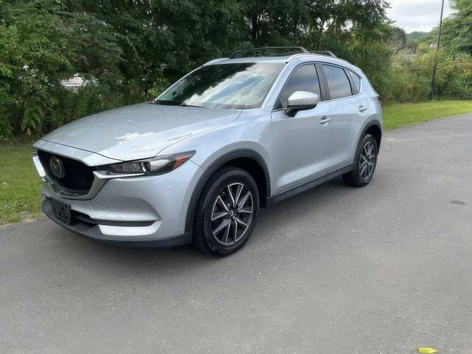 Mazda CX-5 Touring      2018