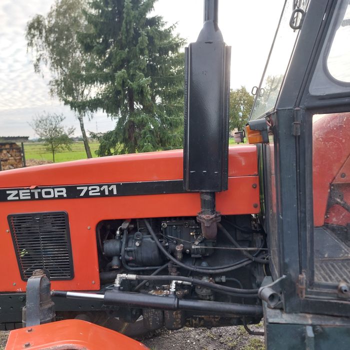 Traktor Zetor 7211