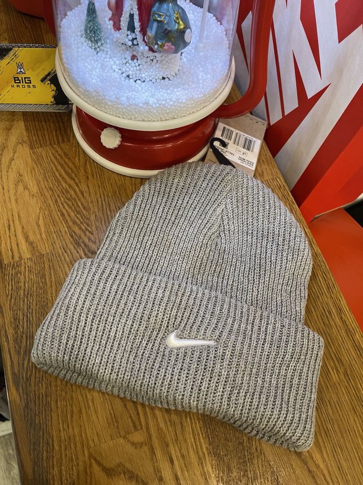 Шапка nike u nk peak beanie tc swsh l