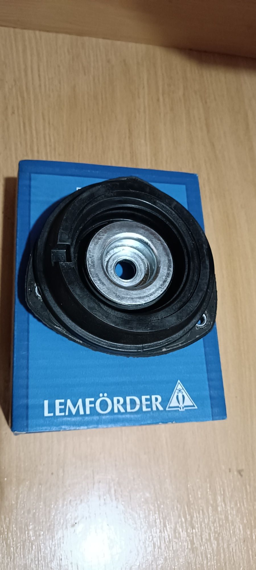 Lemforder передняя опора  с подшипником Volkswagen Passat