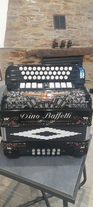 Concertina usada em bom estado sol do fa