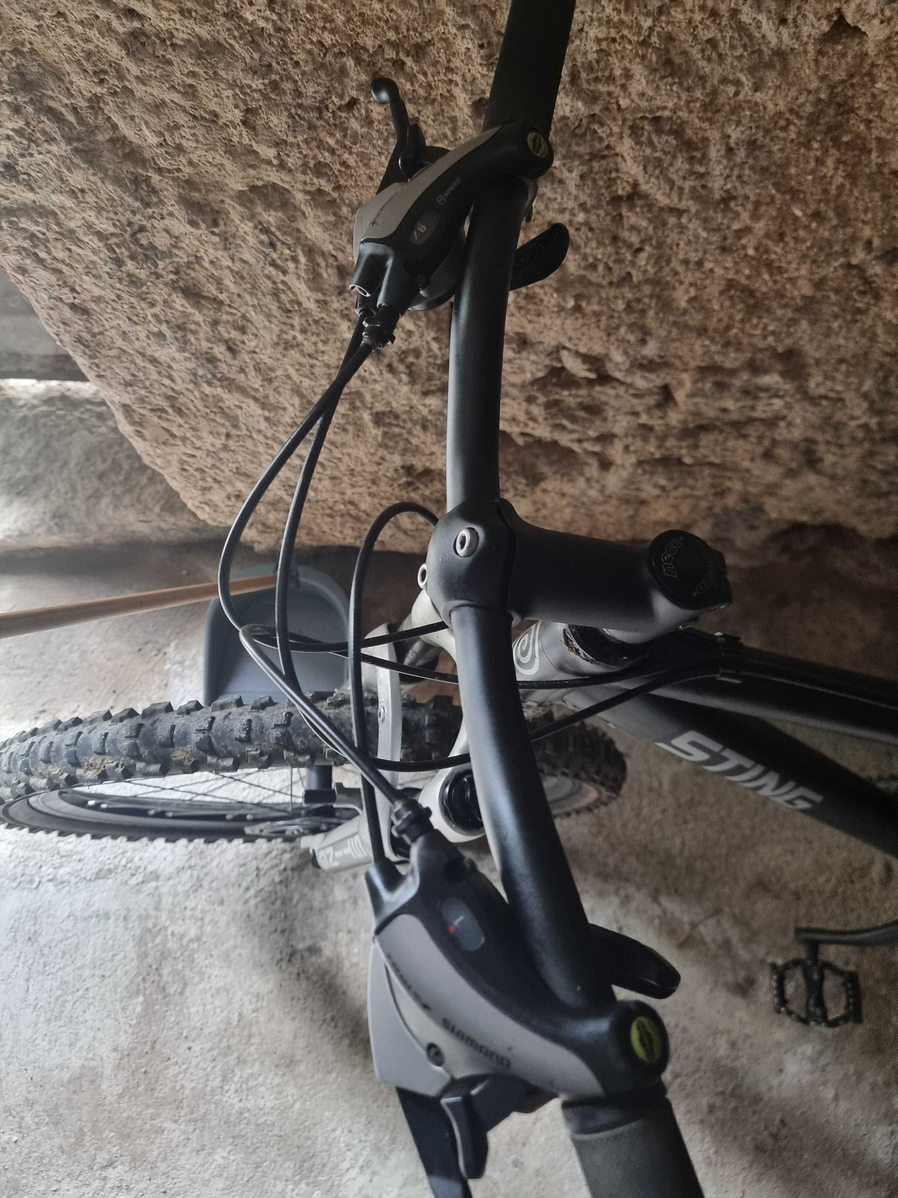Bicicleta Sting suspensão total