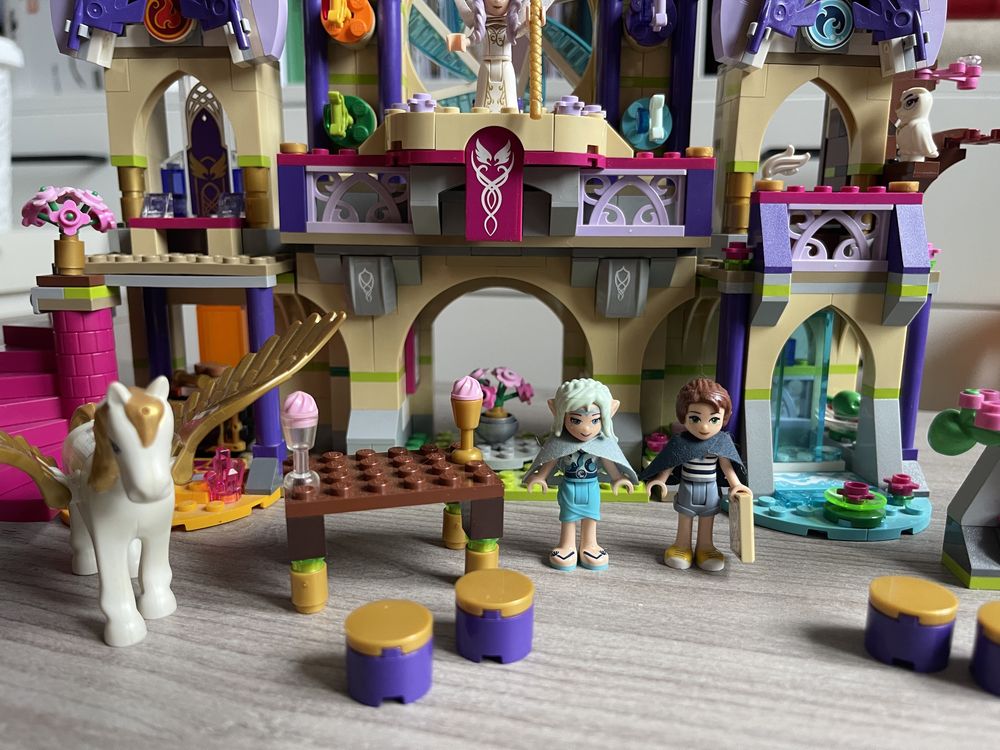 Конструктор LEGO Elves Небесный замок Скайры 41078