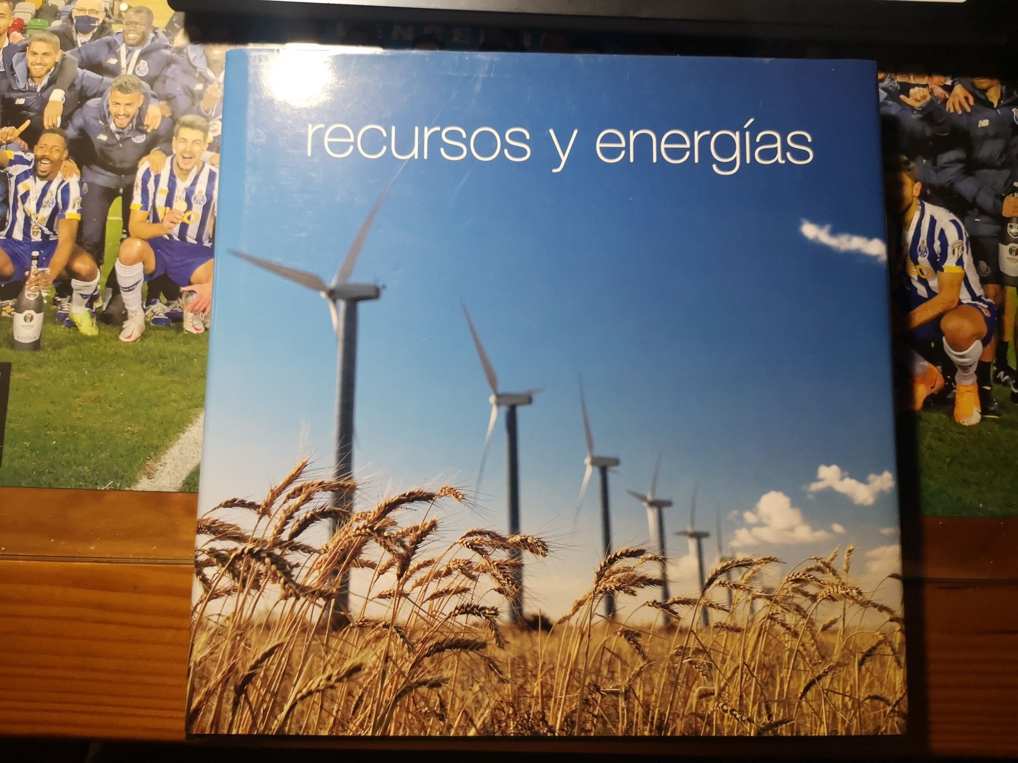 Livro Recursos e Energias Espanhol