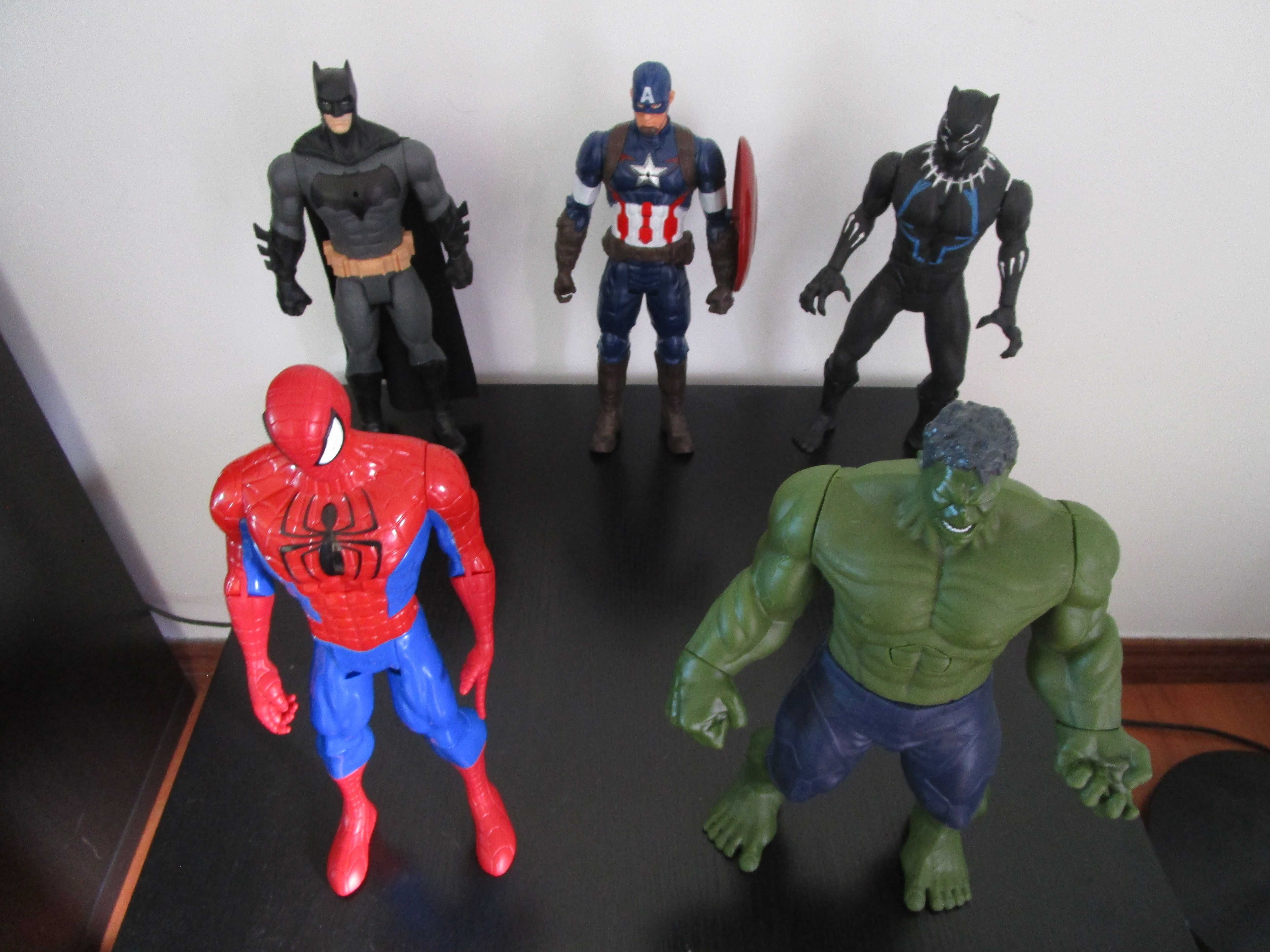 5 Bonecos Avengers / Vingadores da Marvel c/ 30cm, luz e sons