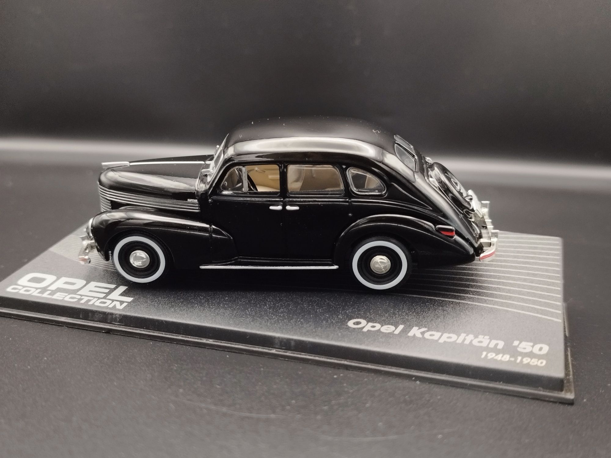 1:43 Opel Collection 1948-50 Opel Kapitan 50 model używany