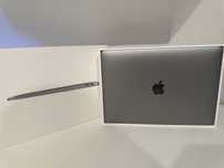 MacBook Air 2019 • 16 GB RAM / 256 GB SSD • Stan bardzo dobry