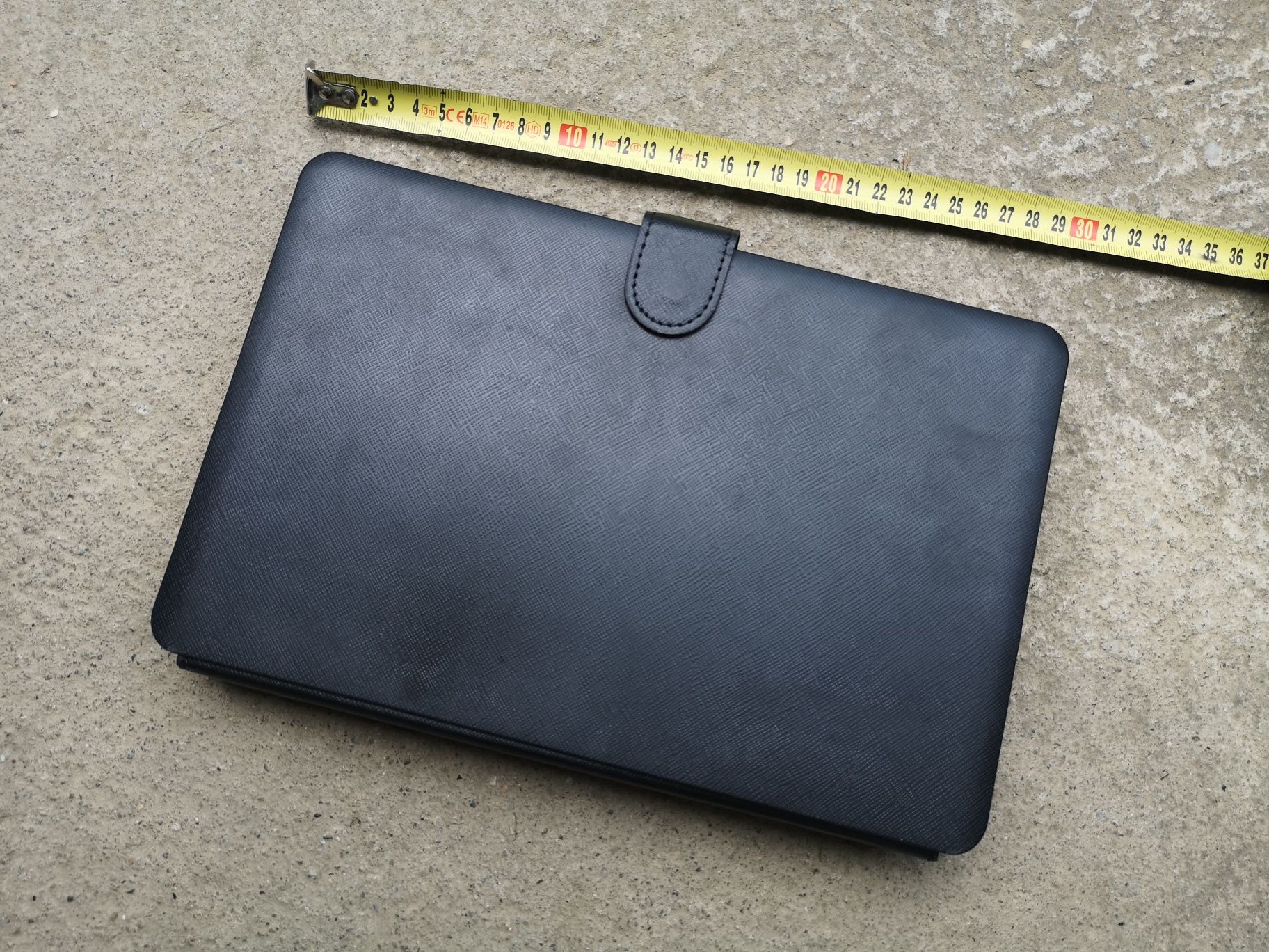 Etui składane do tabletu 28x18cm z wbudowana klawiaturą