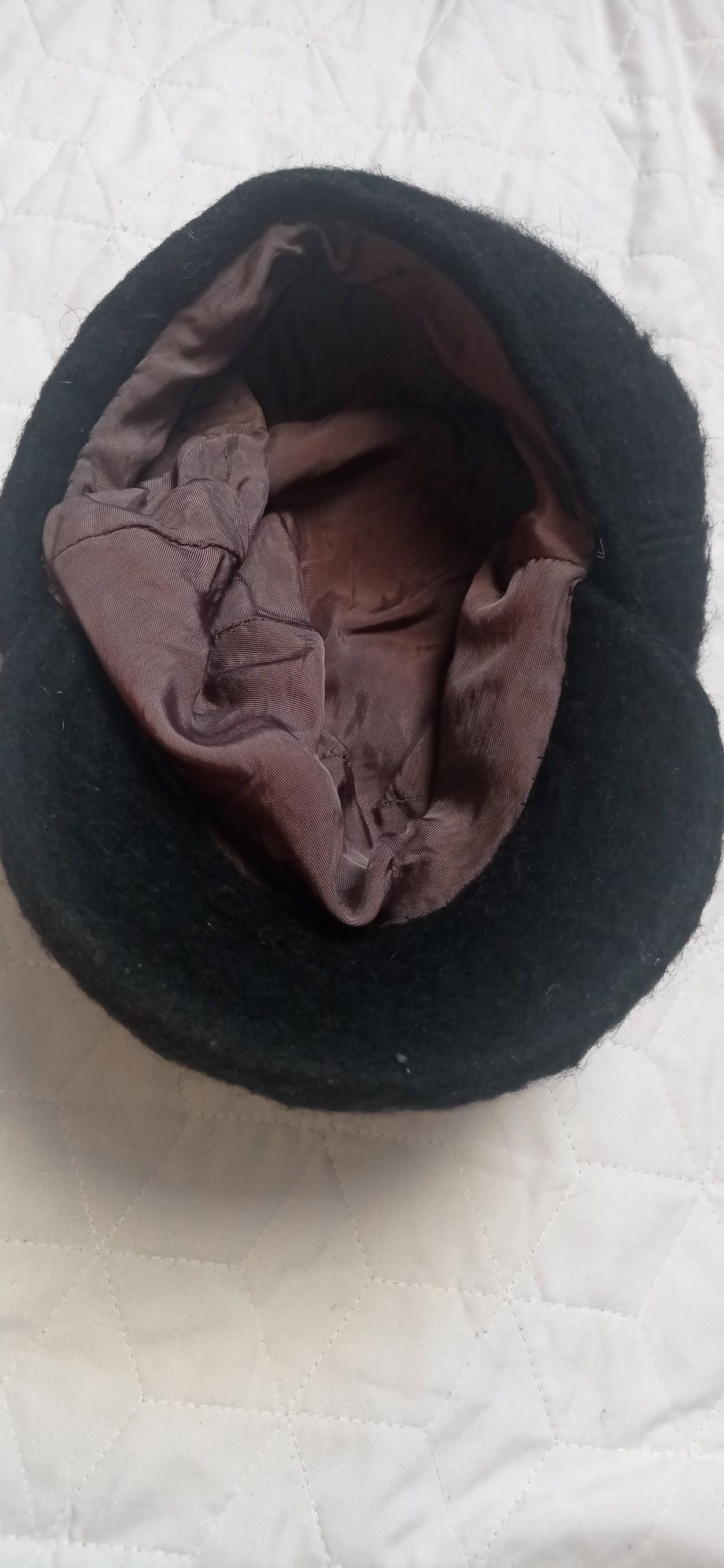 Czarny beret czapka retro vintage