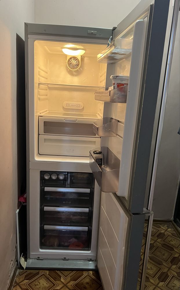 Продам холодильник LG GC-339 NGLS