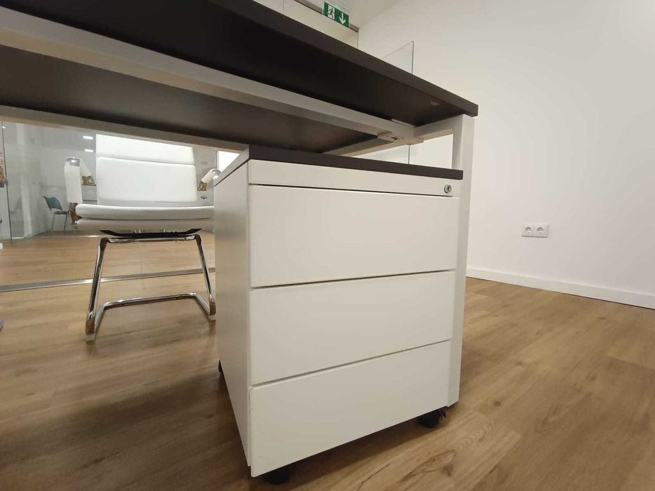 Conjunto: Mobiliário Escritório Moderno – Excelente Estado (Como Novo)