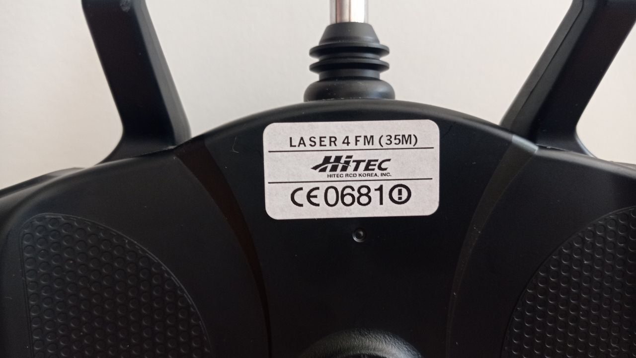 Hitec LASER 4. Плюс другий пульт у подарунок. Пульт дистанційного керу
